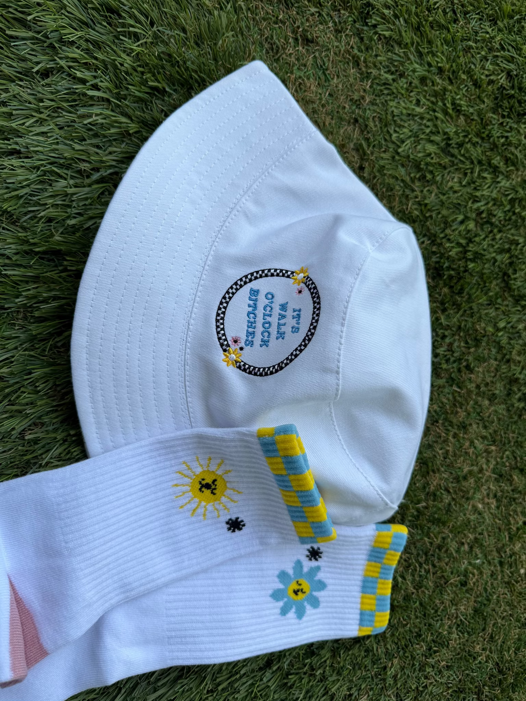 Dog walking bucket hat reversible 2 in 1 with matching dog walking socks for every dog mom and dog parent based in UAE. Walk your dog!